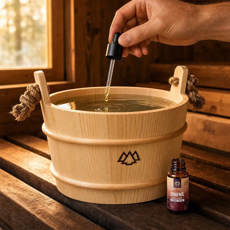 Ätherisches Öl im Sauna Aufgusseimer